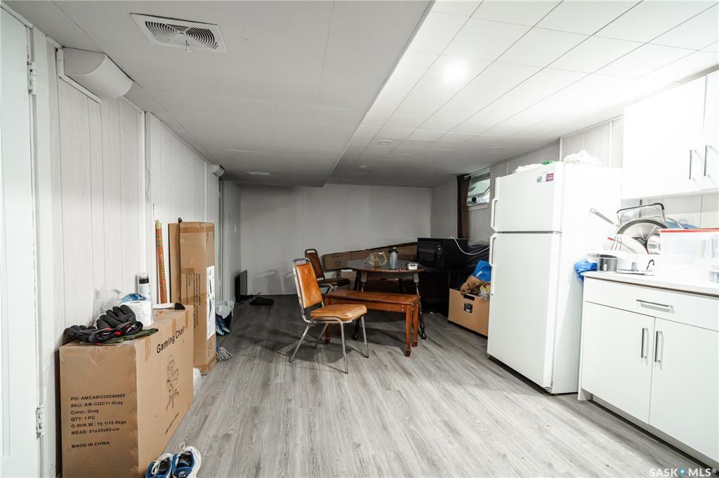 Caswell Hill 社区投资型独栋出售 · 101 28th Street W——林与唐地产 - 4